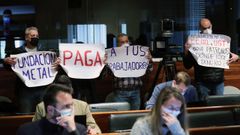 Trabajadores de la Fundación Metal protestan en la Junta General en una imagen de archivo