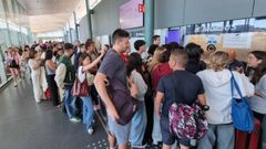 Colas en las taquillas de la estacin de autobuses de Santiago