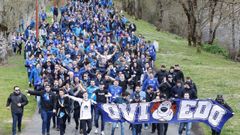 Afici�n del Oviedo llegando al �ngel Carro