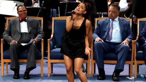 Ariana Grande en el funeral de Aretha Franklin