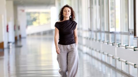 Eva Rodr&iacute;guez M&iacute;guez en la facultad de Econ&oacute;micas de la Universidad, en el Cuvi