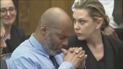 Lamar Johnson recupera su libertad tras 28 a�os en la c�rcel por un crimen que no cometi�