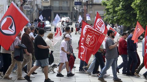 Ambas manifestaciones, de UGT y CC.OO, y al fondo, CIG