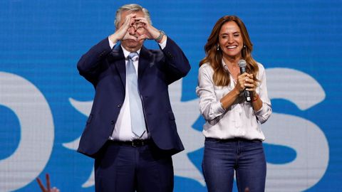 El presidente argentino, Alberto Fernndez, y su nueva ministra de Desarrollo Social, Victoria Tolosa Paz