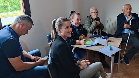 Los apoderados de los distintos partidos hicieron compa��a al presidente y vocales de la mesa