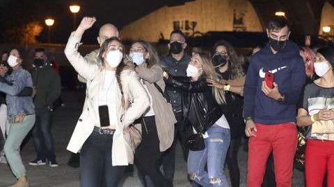 La celebracin de verbenas, como el festival de orquestas que se celebr este fin de semana en Santiago, por ahora solo se permite en nivel medio-bajo