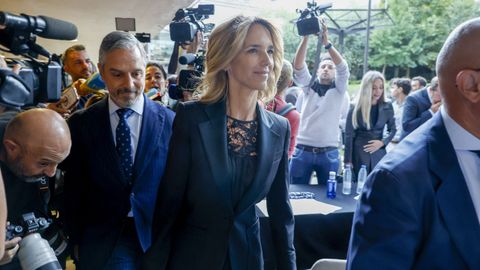 La diputada Cayetana lvarez de Toledo y el vicesecretario de Hacienda, Juan Bravo, asistieron al acto en representacin del PP