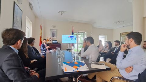 Reuniones de las seis empresas asturianas participantes en una misi�n comercial organizada por Asturex a Serbia, Montenegro y Albania