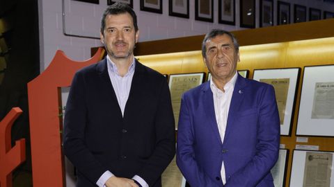 Miguel Juane y el presidente de la Federaci�n Gallega de Baloncesto, Julio Bern�rdez