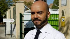 Fernando de la Calle Prieto, especialista en patolog�a tropiclaes y del viajero del servicio de Medicina Interna del Hospital La Paz-Carlos III que est� tratando Manuel Garc�a Viejo.