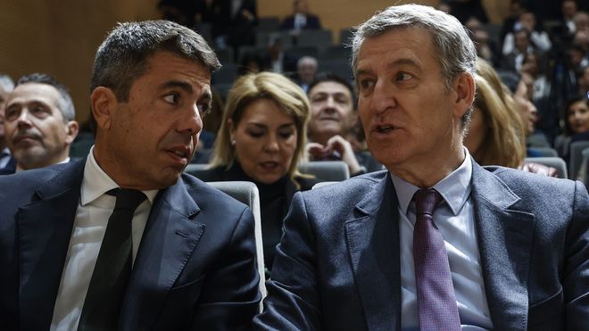 Maz�n y Feijoo en un acto celebrado en Valencia
