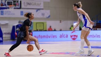 Taylor y Erjavec en una acción del partido de A Malata.