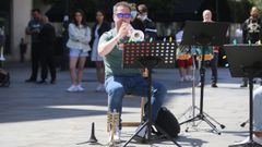 M�sica en directo a pie de calle en Vilagarcia.