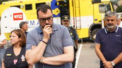  El presidente del Principado, Adrin Barbn (c), la delegada del gobierno Adriana Lastra (i) y el consejero de Medio Ambiente Alejandro Calvo (d) visitan este domingo el Puesto de Mundo Avanzado (PMA) en Cangas del Narcea