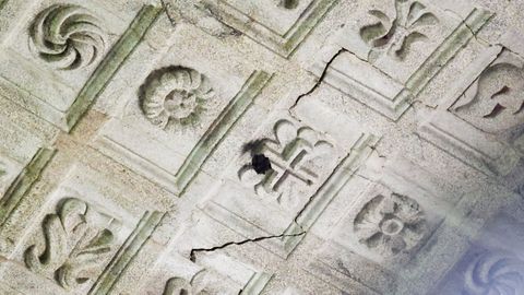 Murci�lagos en los techos del monasterio de Monfero. 