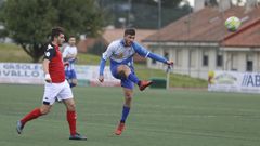 V�ctor Guedes, con la camiseta blanquiazul del Arz�a