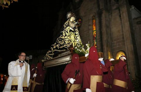 <span lang= es-es >Vimianzo</span>. La Semana Santa de Soneira ha ganado mucho peso (en la imagen, procesi�n, ayer). 