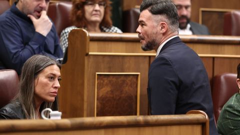 M�riam Nogueras, de Junts, y Gabriel Rufi�n, de ERC, en el Congreso de los Diputados