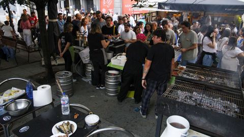 Parrillas en la plaza de Vigo, en A Corua