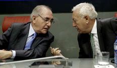 Los ministros de Exteriores luso y espa�ol, ayer en Madrid.