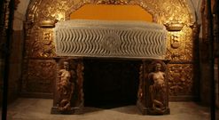 El sarc�fago es una de las piezas m�s relevantes del museo, junto con el relicario. 