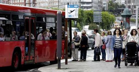 Muchos usuarios viajaron gratuitamente al no funcionar el sistema de cobro de los buses. 