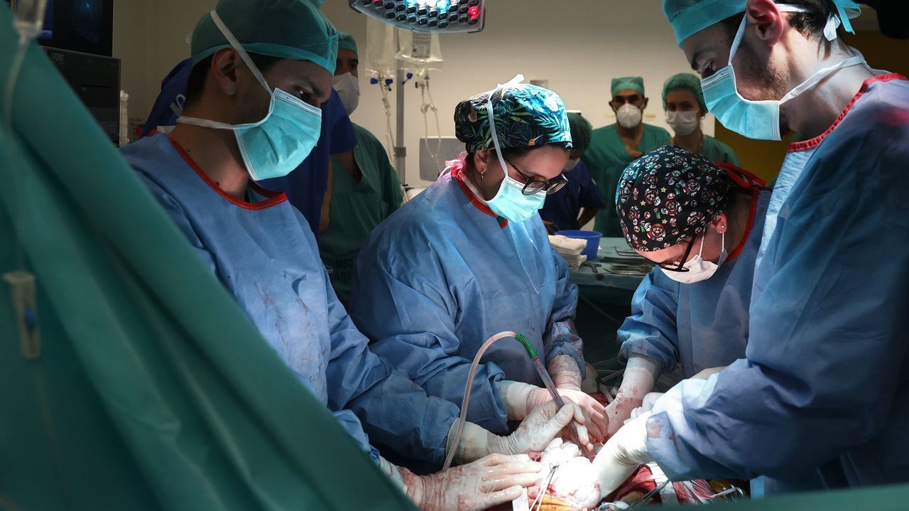Treinta horas de infarto en el Chuac para trasplantar ocho órganos a siete personas