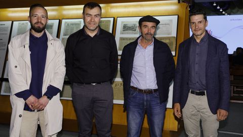 El colaborador de La Voz Breog�n Blanco, Jes�s L�pez, director del Centro Galego de Tecnificaci�n Deportiva, el m�dico Fernando Huelin y el extriatleta Iv�n Ra�a