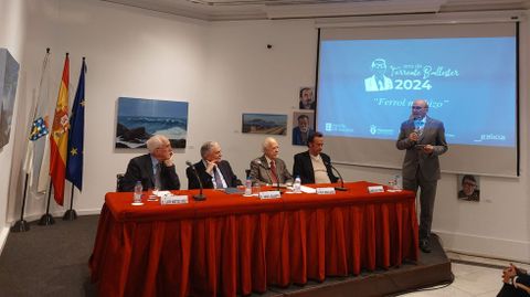 Acto en la Casa de Galicia de Madrid en memoria de Gonzalo Torrente Ballester. 