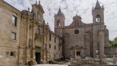 Fachada del monasterio e iglesia de Santo Estevo de Ribas de Sil.