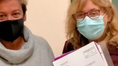 Miembros de la junta directiva de la asociaci�n de vecinos Parroquia de Xu�o entregaron un escrito en el hospital reclamando que se cubra la vacante de un m�dico de familia