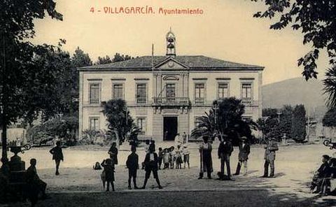 Imagen de la plaza de Ravella tomada en 1910. All� fue donde ese mismo a�o abri� el m�dico un consultorio que alcanz� gran fama.