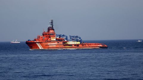 Imagen de archivo de un remolcador de Salvamento Mar�timo