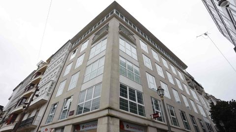 El tico de este edificio, en la ra da Raa, se vende por ms de 755.000 euros y es propiedad de la Sareb