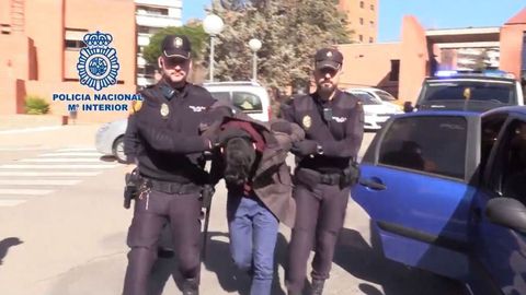 Descuartiza a su madre y se come parte de sus restos