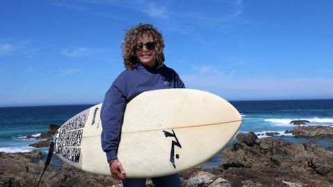 La pasi�n por las olas de Mar�a Cuesta la trajo hasta Corrubedo y ha impulsado su �ltimo reto profesional: organizar viajes de surf a las Maldivas