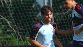 El canterano del Celta Cristian Carro, entrenando con el Fortuna esta pretemporada.