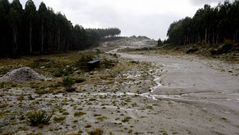 Obras paralizadas en Berdoias.