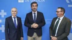Jos� Mar�a Gra��o,�decano del Colexio Notarial de Galicia; Diego Calvo,�conselleiro de Presidencia, Xustiza e Deportes, y�Jos� Tronchoni,�director xeral de Xustiza.