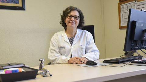 Maite Abalde es la jefa de dermatolog�a del CHOP pontevedr�s