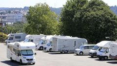 �rea de autocaravanas en el pabell�n de deportes de Lugo.
