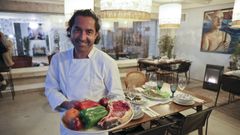 Fernando Ameneiros en uno de los comedores de Finca dos Mares