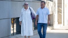 La empresaria Carmen Pano y su ch�fer �lvaro Gallego, a su llegada a la Audiencia Nacional