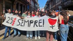 Marcha del 25 del abril en Oporto.