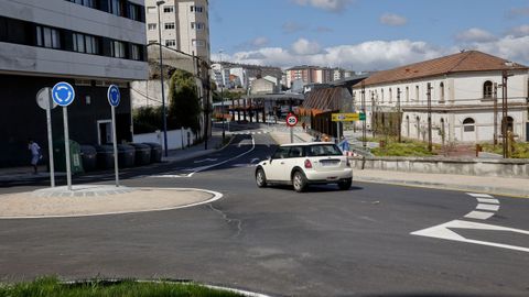 Glorieta que distribuye el tr�fico en el acceso a Conde Fontao