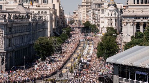 Recorrido de la procesi&oacute;n por la calle de Alcal&aacute;, en Madrid