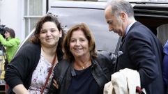 La madre y una hermana de Ignacio Echeverr�a, a su llegada a la misa. 