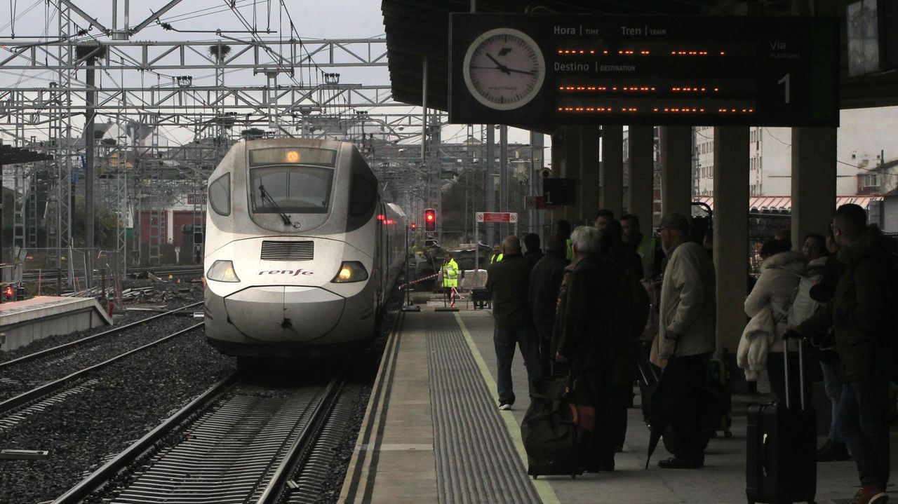 Los desmedidos retrasos del Alvia a Barcelona afianzan el viaje desde Galicia a Cataluña vía Madrid