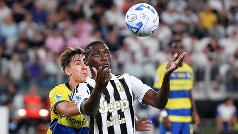 Kolo Muani en un partido de Serie A italiana.