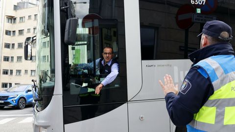 Los autobuses discrecionales est�n obligados a dejar a pasajeros en Areal y luego buscar d�nde aparcar